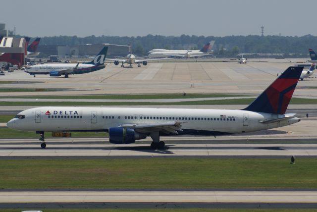 Boeing 757-200 (N616DL)