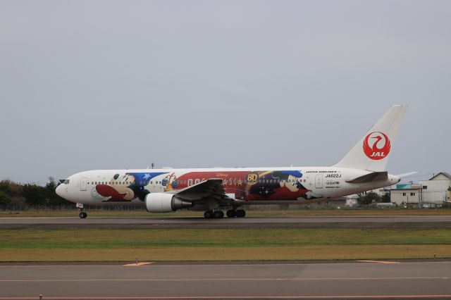 BOEING 767-300 (JA622J) - October 16th 2021:HKD-HND.