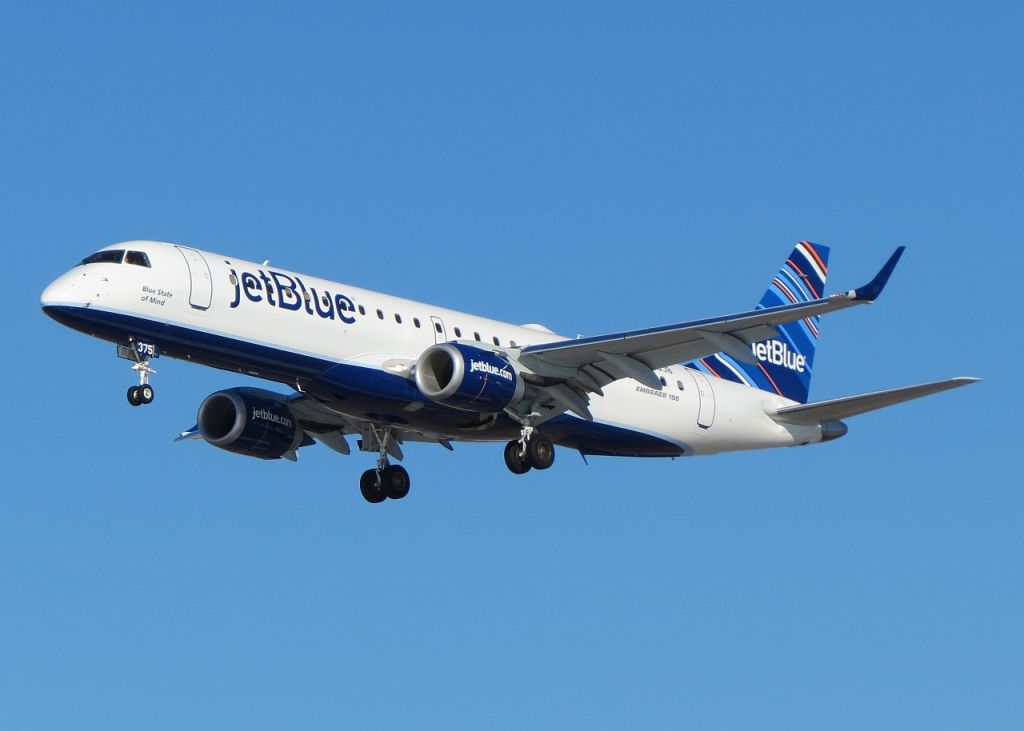 Embraer ERJ-190 (N375JB)