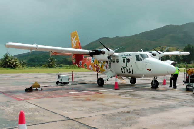 De Havilland Canada Twin Otter (S7-AAJ) - Photo taken: July 19, 2014