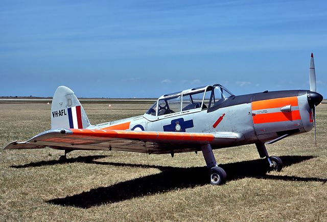 OGMA DHC-1 Chipmunk (VH-AFL) - DE HAVILLAND DHC-1 CHIPMUNK MK1 - REG VH-AFL (C1/0795) - POINT COOK AIRPORT VIC. AUSTRALIA - YMPC (19/11/1977)