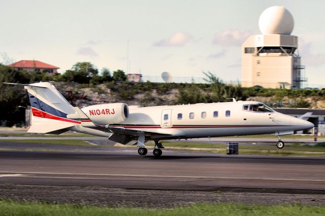 Learjet 60 (N104RJ)