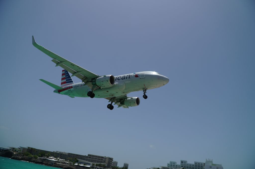 Airbus A319 (N9025B) - Super Day in Maho Beach