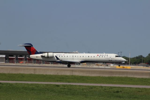 Canadair Regional Jet CRJ-700 (N625CA)