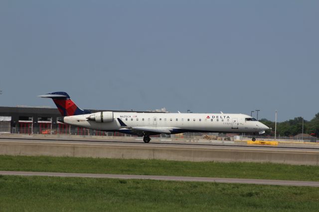 Canadair Regional Jet CRJ-700 (N625CA)