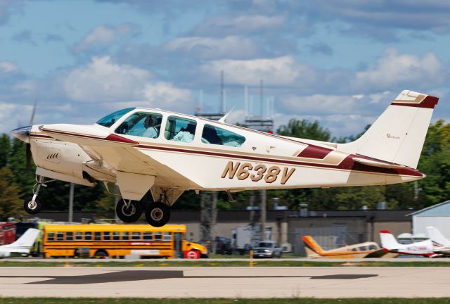 Beechcraft Bonanza (33) (N638V)