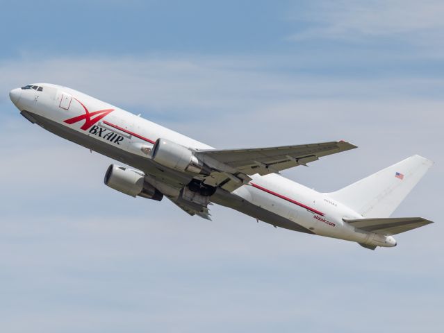 BOEING 767-200 (N795AX) - ABX blasting out of CVG for BWI!