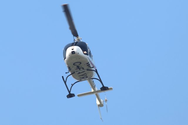 C-FAYR — - C-FAYR Bell 505 Textron Canada Survolant la ville de Lavaltrie QC. Le 04-08-2024 à 14:30 