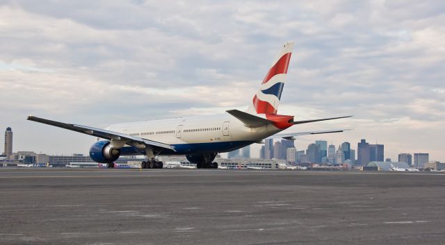 Boeing 777-200 (G-VIIA) - The British are coming !