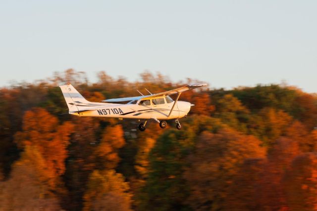 Cessna Skyhawk (N9710A)