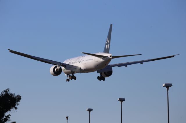 BOEING 777-300ER (B-16701)