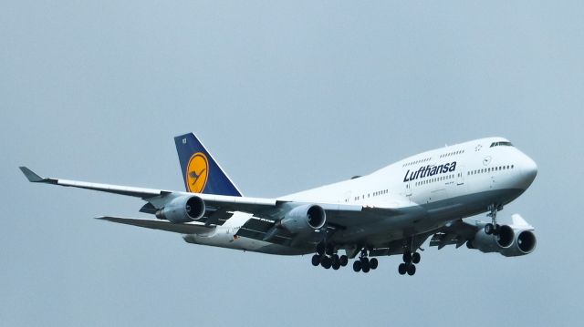 Boeing 747-400 (D-ABVX)