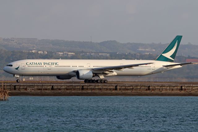 BOEING 777-300 (B-HNI)