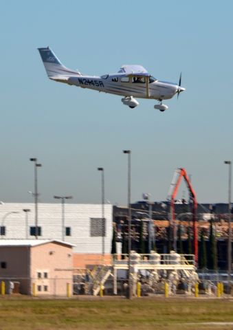 Cessna Skylane (N2145R)