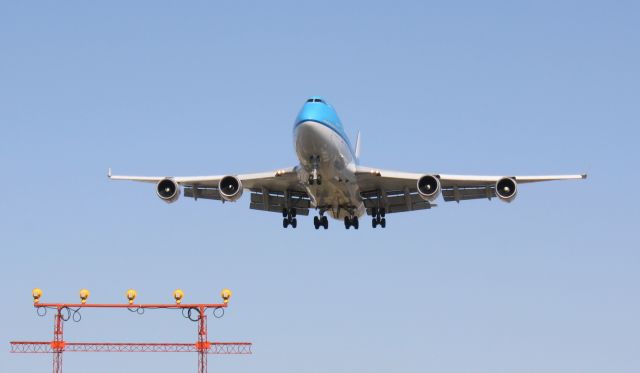 Boeing 747-400 — - KLM 747-400 series Landing at Lester B.Pearson Intl(CYYZ)