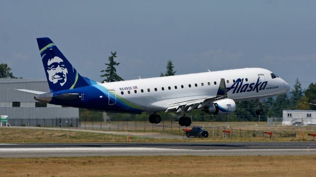 Embraer 175 (N649QX) - QXE2739 from SJC on short final to Rwy 34L on 8.15.19. (ERJ-175LR / cn #17000794).