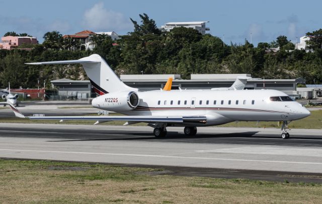 Bombardier Global 5000 (N122QS)