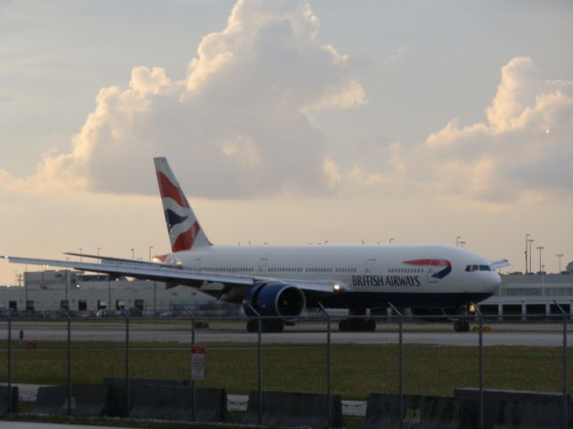 Boeing 777-200 (G-VIIO)