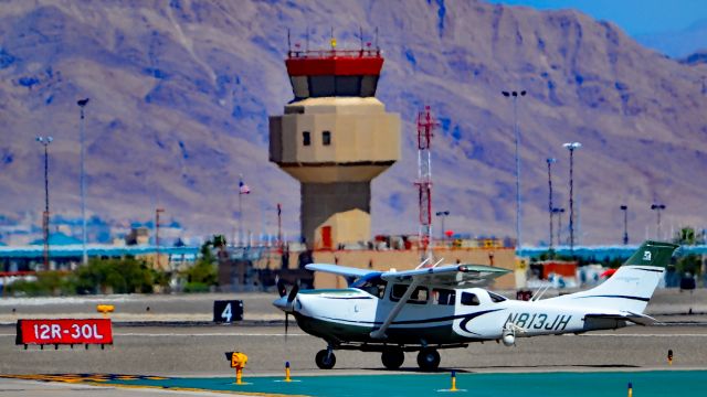 Cessna 206 Stationair (N813JH) - N813JH 2010 CESSNA T206H Turbo Stationair s/n T20608964 - North Las Vegas Airport (IATA: VGT, ICAO: KVGT, FAA LID: VGT)br /Photo: Tomás Del Corobr /July 6, 2016