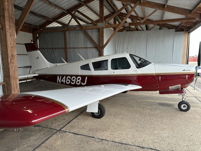 Piper Cherokee (N4698J)