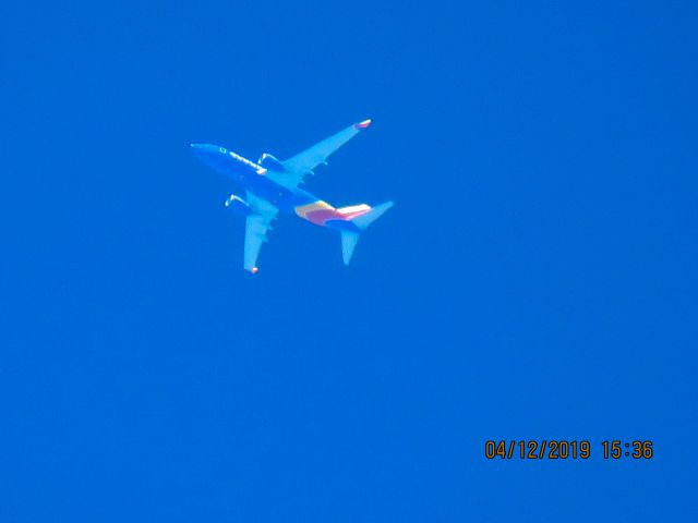 Boeing 737-700 (N484WN)