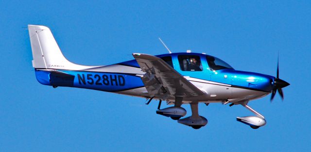 Cirrus SR-22 (N528HD) - N528HD Cirrus SR22 s/n 4404 - North Las Vegas Airport (IATA: VGT, ICAO: KVGT,)br /Photo: TDelCorobr /February 8, 2020