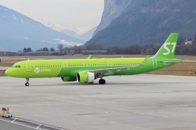 Airbus A321neo (VQ-BGR)