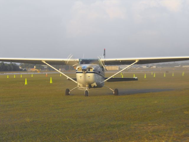 Cessna 206 Stationair (N198AZ) - Stationair taxiing into GA Camping Sun n Fun 2017