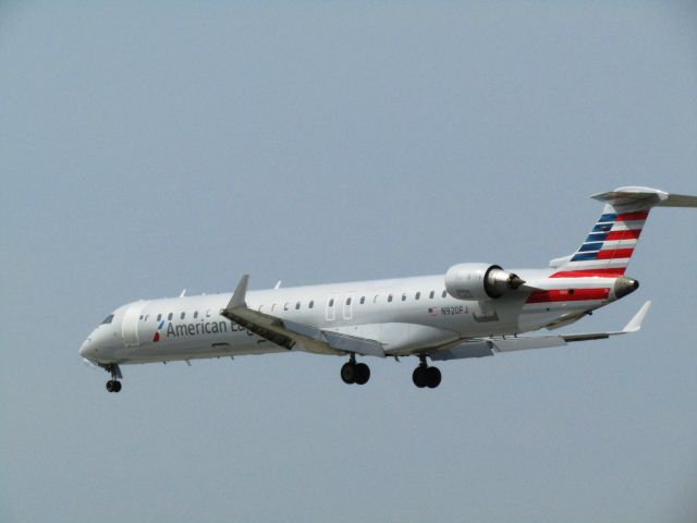 Canadair Regional Jet CRJ-900 (N920FJ) - Landing RWY 30