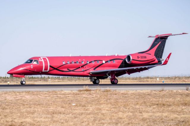 Embraer Legacy 600/650 (B-3098)