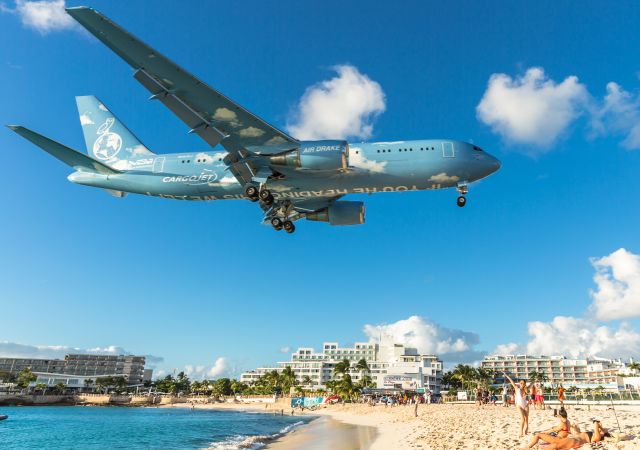 BOEING 767-200 (N767CJ) - Air Drake over maho beach for landing!