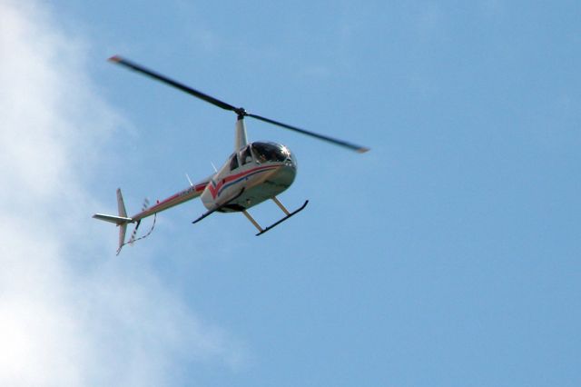 Robinson R-44 (PR-JPC)