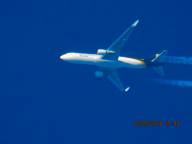 BOEING 767-300 (N343UP)