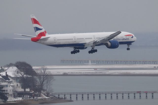BOEING 777-300 (G-STBH) - 'Speedbird 13 Golf' from London landing on 22L