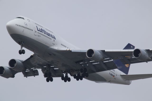 Boeing 747-400 (D-ABVN)