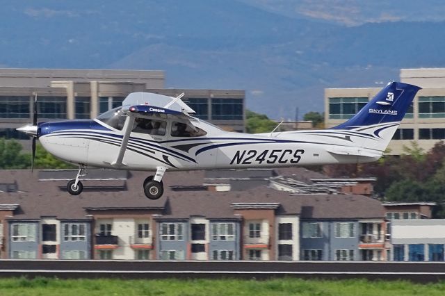 Cessna Skylane (N245CS)