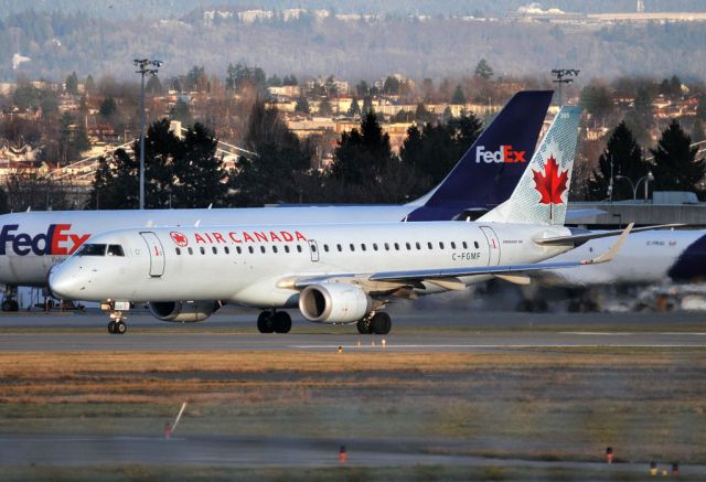 Embraer ERJ-190 (C-FGMF)