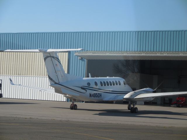 Beechcraft Super King Air 350 (N495DH)