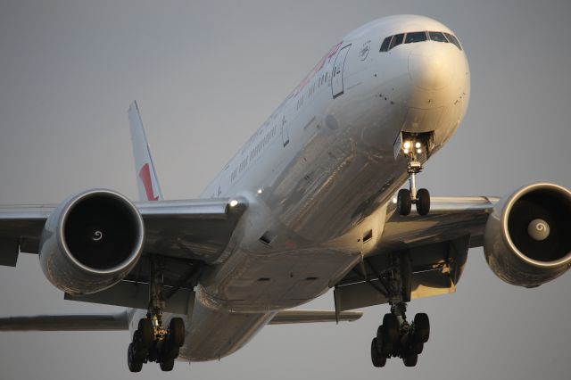 BOEING 777-300ER —