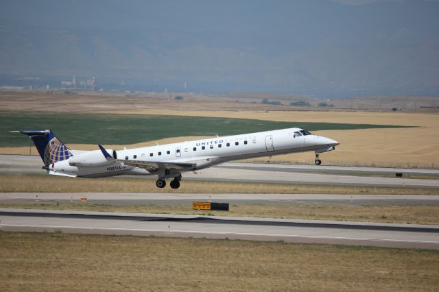 Embraer ERJ-135 (N18114)