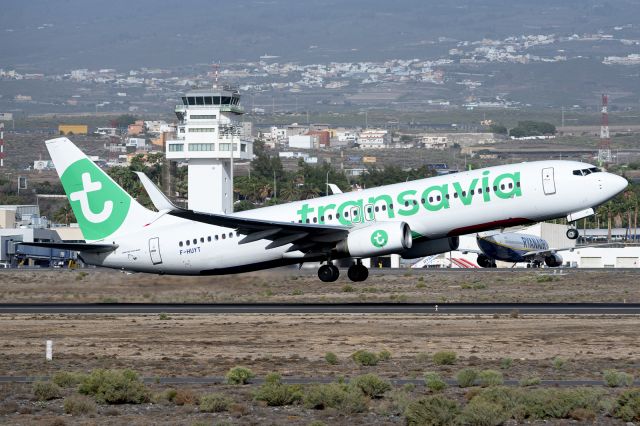 Boeing 737-800 (F-HUYT) - Tenerife Sur - Reina Sofia (TFS / GCTS) - Spainbr /br /Photo taken: December 17, 2023br /br /Operator: Transavia Francebr /Type: Boeing 737-8K5br /Registration: F-HUYTbr /Serial: 37252/3554