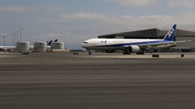 Boeing 777-200 (JA782A) - NH008 landing in KSFO after its flight from RJAA (NRT).