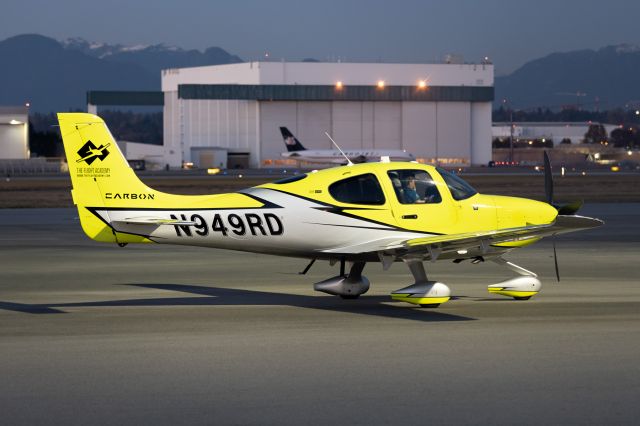 Cirrus SR-22 (N949RD)