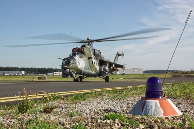 MIL Mi-25 — - feel the sound of power :-)