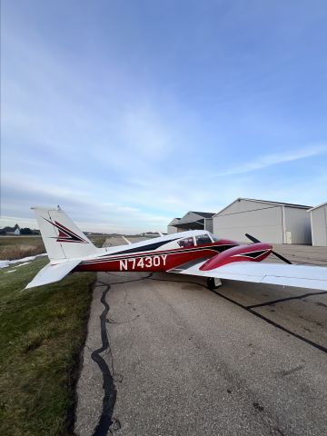 Piper PA-30 Twin Comanche (N7430Y) - Piper Twin Comanche, N7430Y. 