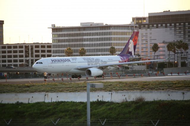 Airbus A330-200 (N389HA)