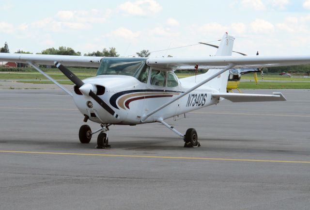 Cessna Skyhawk (N734DS)