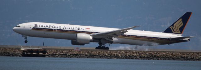 BOEING 777-300ER (9V-SWD)