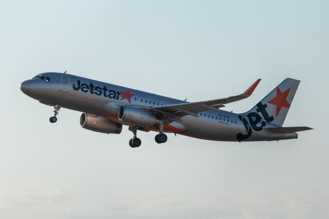 Airbus A320 (VH-VFQ) - Departing  runway 01R