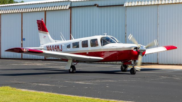 Piper Saratoga/Lance (N444MJ)